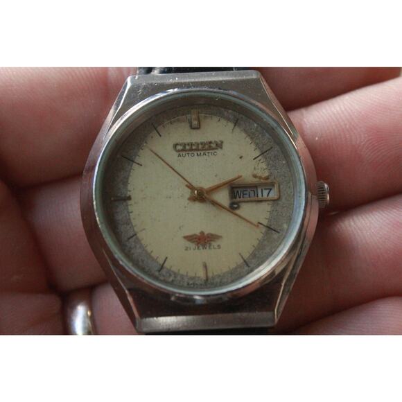 Vintage 1974 Citizen Automatic Mens Silver Watch W/daydate & Patina accents - Picture 2 of 8